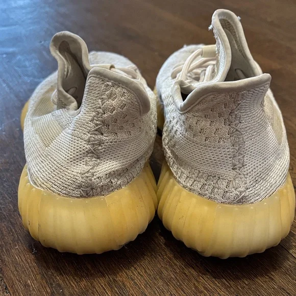 Yeezy Boost 350 V2 by adidas - Picture 4 of 10